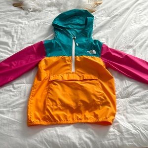 Perfect condition north face girls pull over thin windbreaker